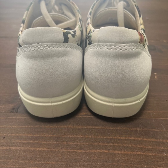 Size 4 Excellent condition Size 4 US - Picture 6 of 10